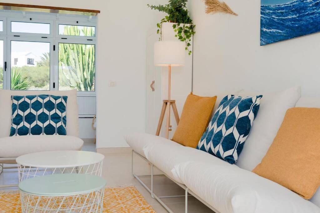 Luxurious Bungalow A2 In A Quiet Complex With Pool 100M From The Sea Charco del Palo Exteriér fotografie