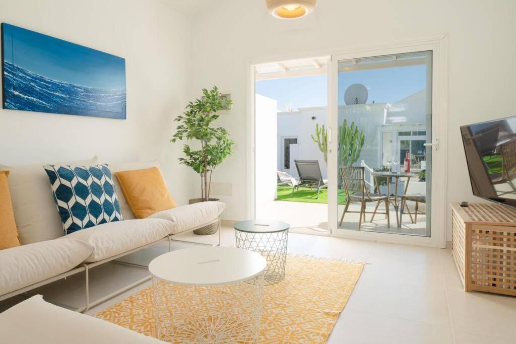 Luxurious Bungalow A2 In A Quiet Complex With Pool 100M From The Sea Charco del Palo Exteriér fotografie